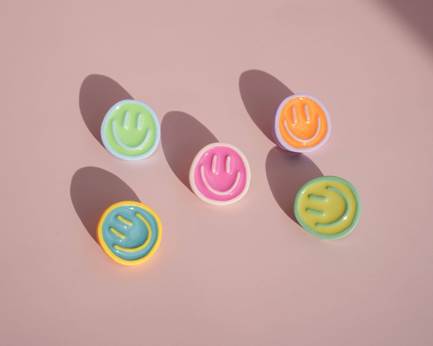 Pastel Smiley Face Pin | Smiley Face Brooch | Colourful Pin Badge | Smile Accessories | Cute Pin for Backpacks and Hats | Gift for Friends