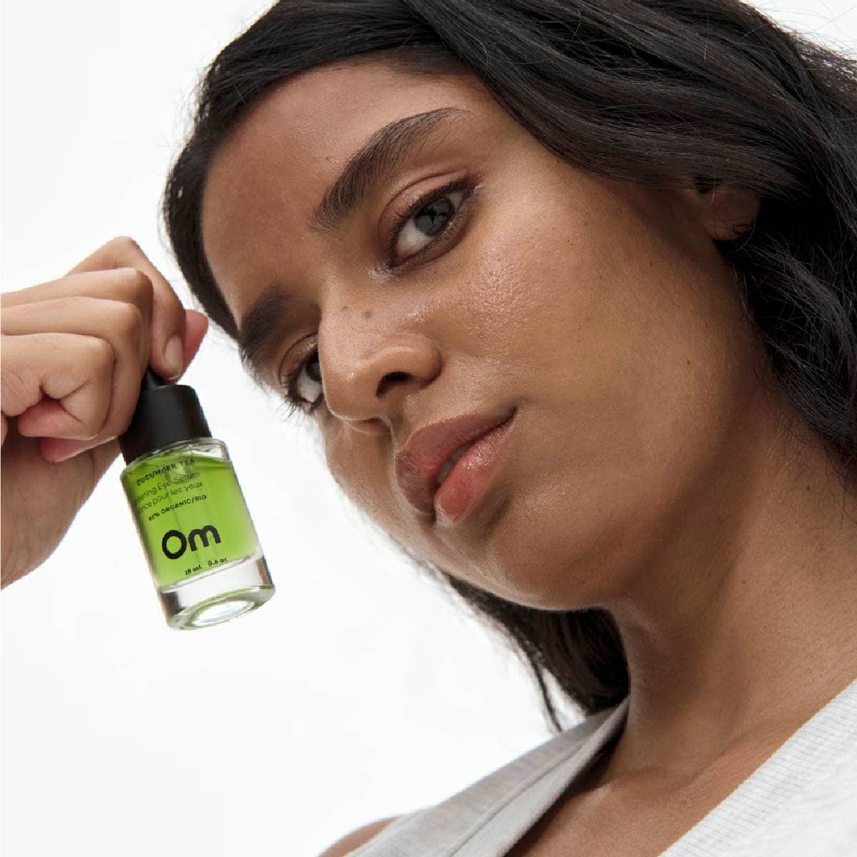Om- Cucumber Tea Brightening Eye Serum