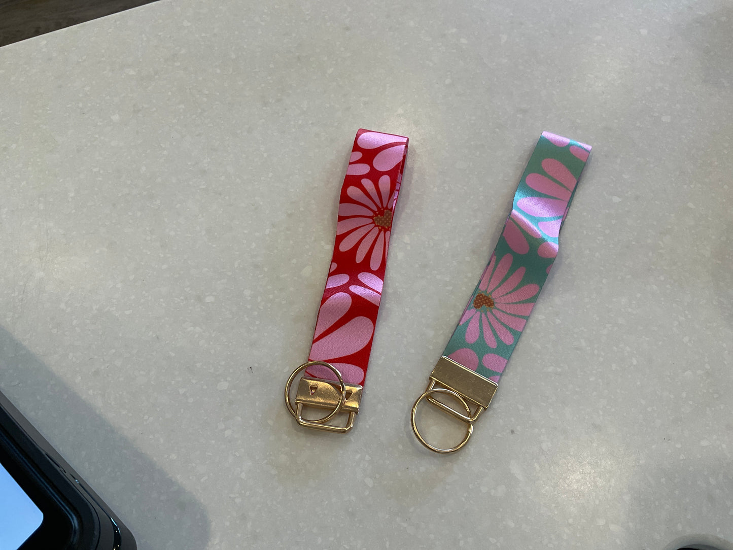 Daisy Wrist Keychain