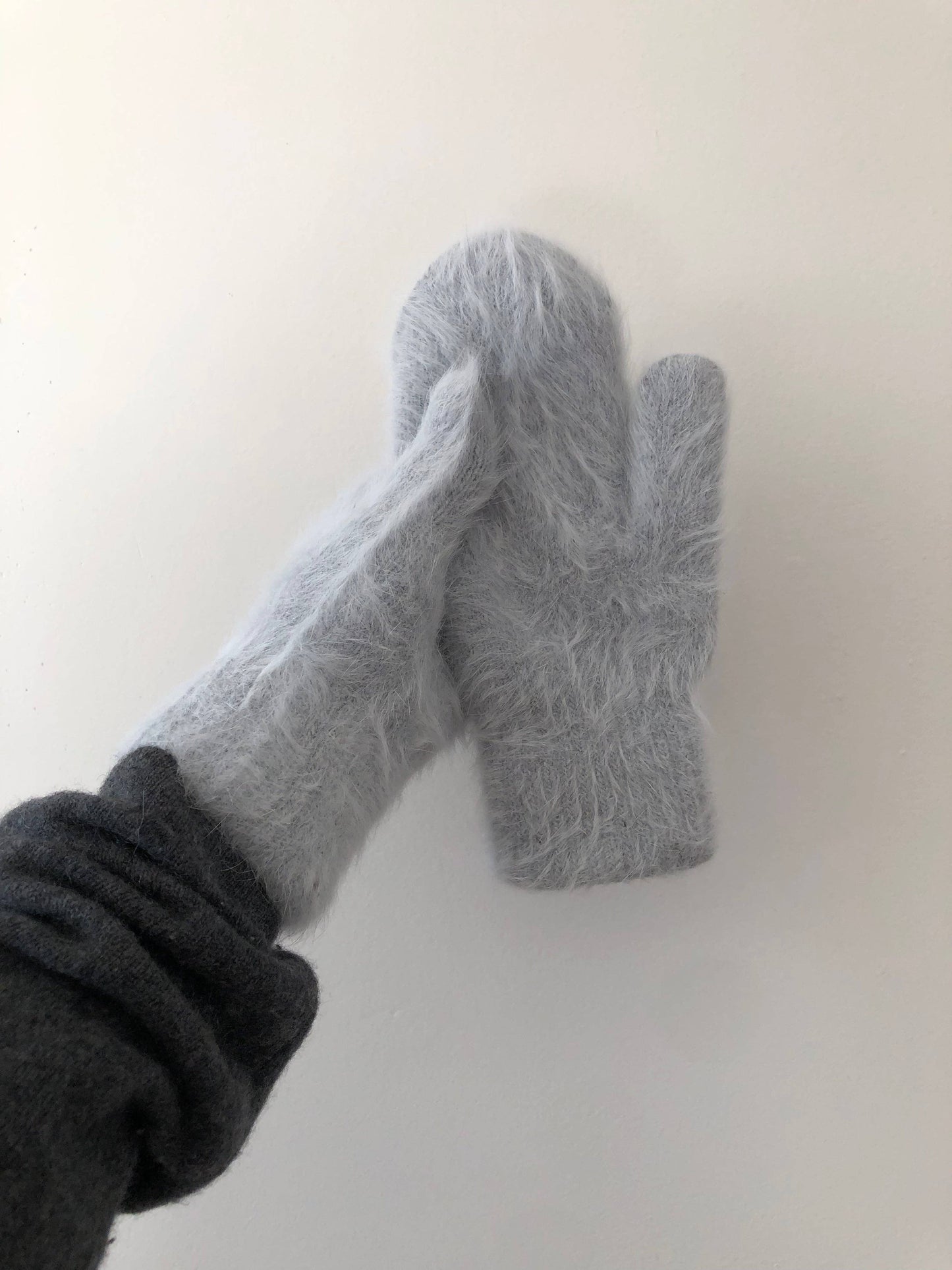 Billy Bamboo - Fluffy Angora Mittens