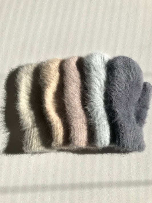 Billy Bamboo - Fluffy Angora Mittens