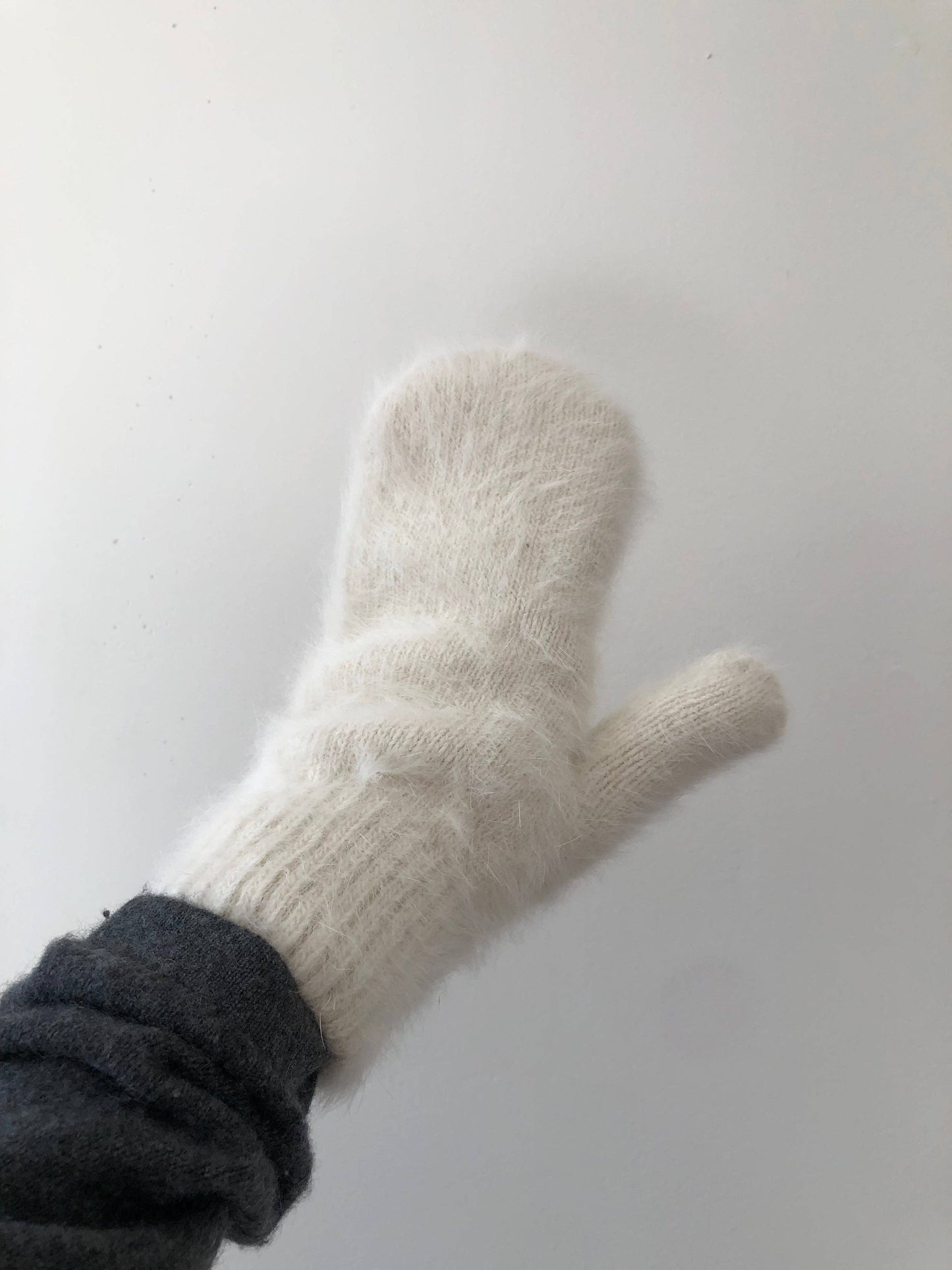 Billy Bamboo - Fluffy Angora Mittens