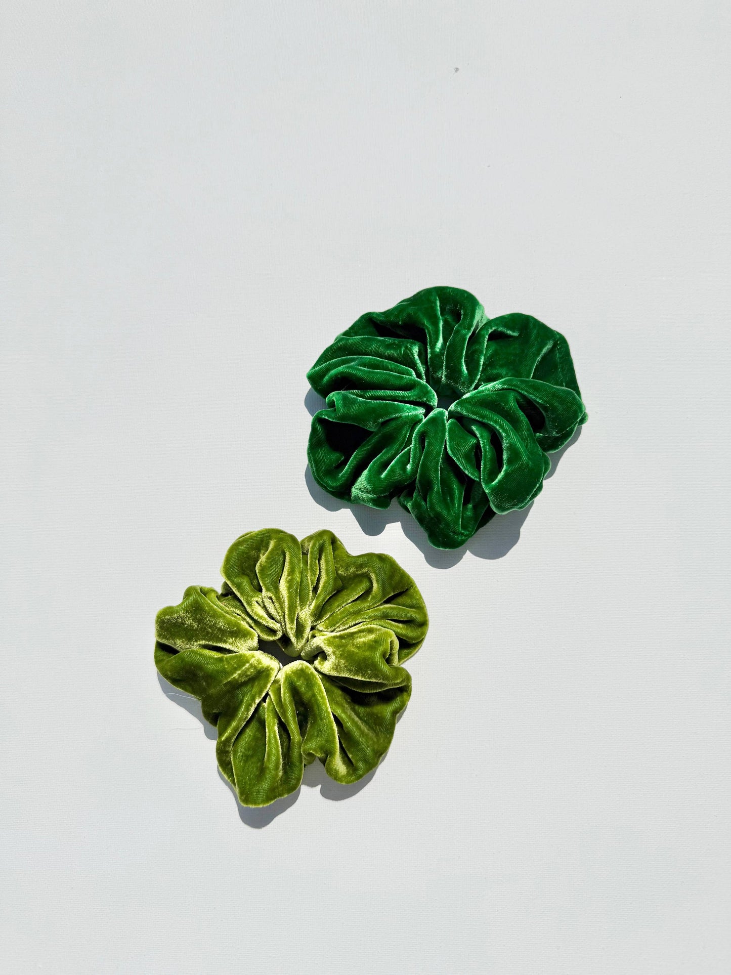 Billy Bamboo SILK VELVET SCRUNCHIES - crystal bright