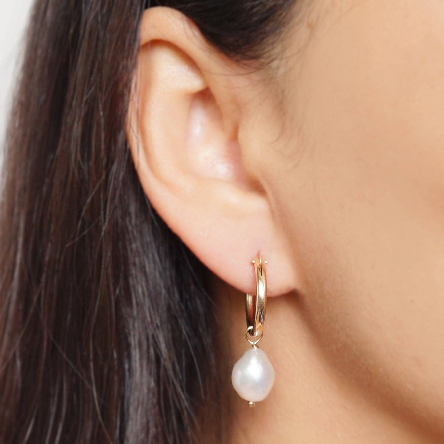 Hunter and Trove- Cultured Baroque Pearl Gold Hoop Earrings (Claudette)