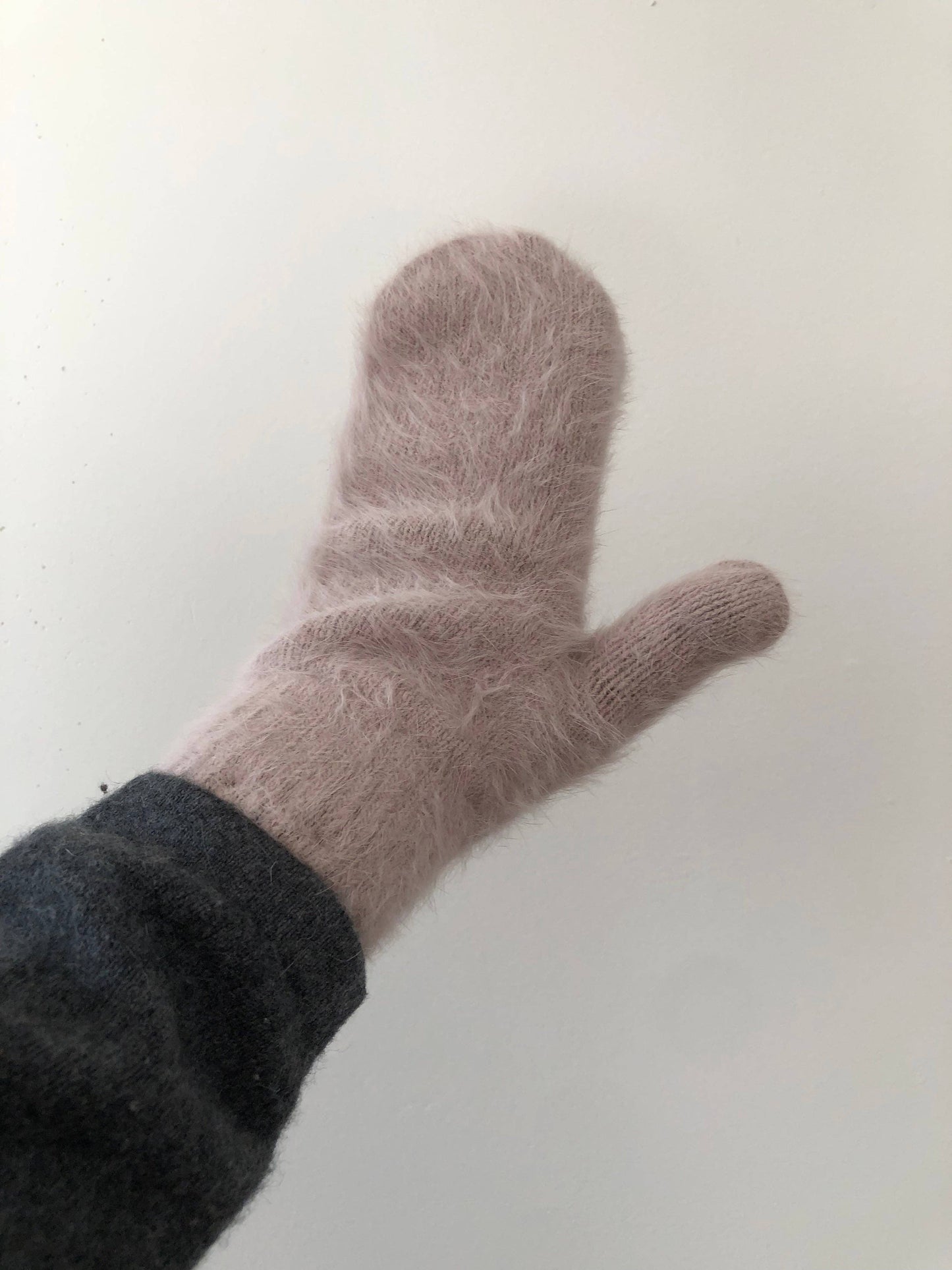 Billy Bamboo - Fluffy Angora Mittens