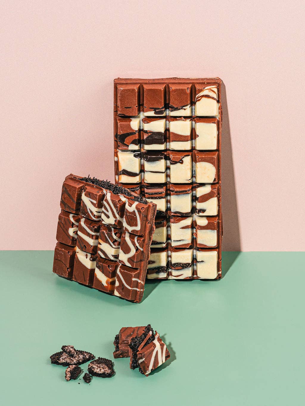 Dubai Cookies N' Cream Chocolate Bar