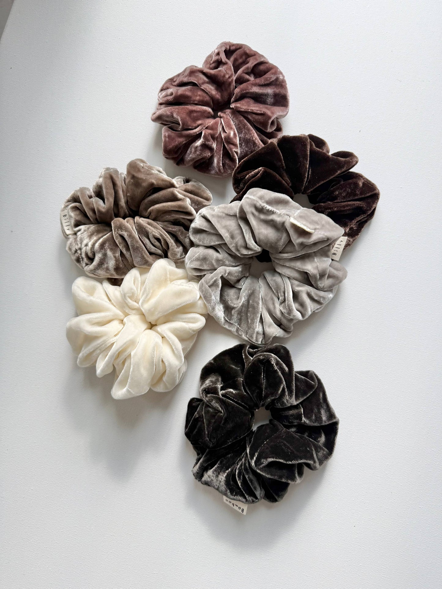 SILK VELVET SCRUNCHIES - neutral