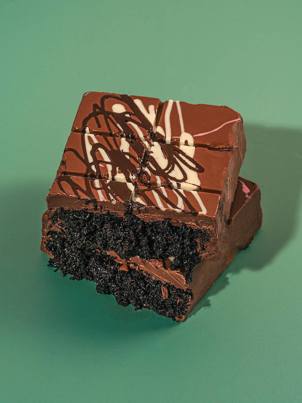 Dubai Cookies N' Cream Chocolate Bar