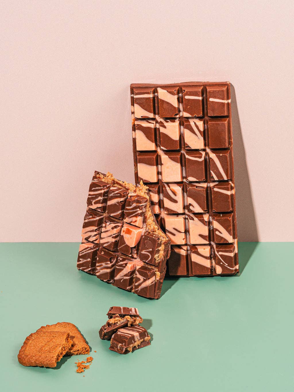 Dubai Lotus Biscoff Chocolate Bar
