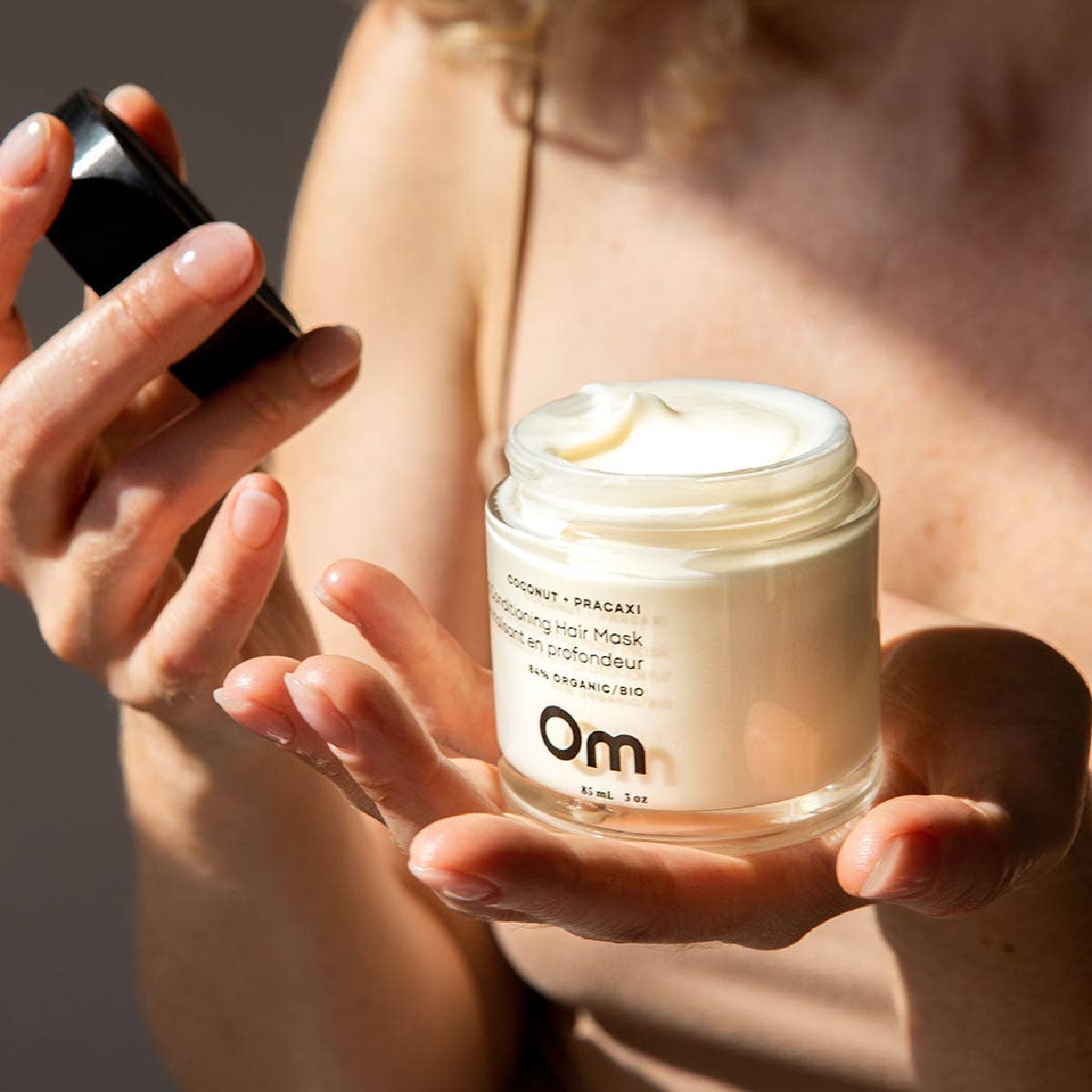 OM Coconut + Pracaxi Deep Conditioning Hair Mask