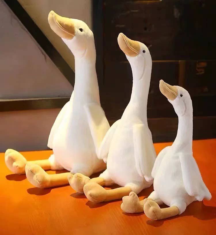 16" Sitting Goose - length including legs